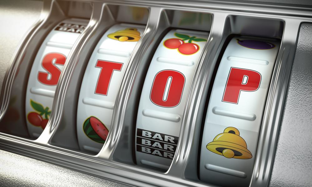 Slot machine saying stop
