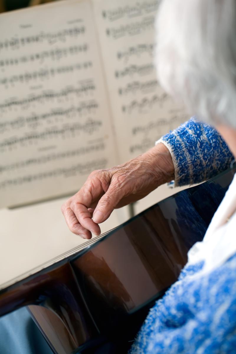 New report highlights positive health and wellbeing impacts of arts and creativity in later life